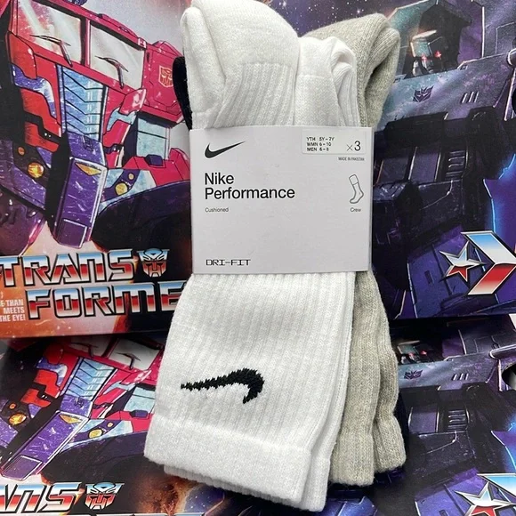 Nike Everyday Cushioned Training Crew Socks (3 Pairs)
Size M - m6-8; w6-10; - Picture 6 of 16